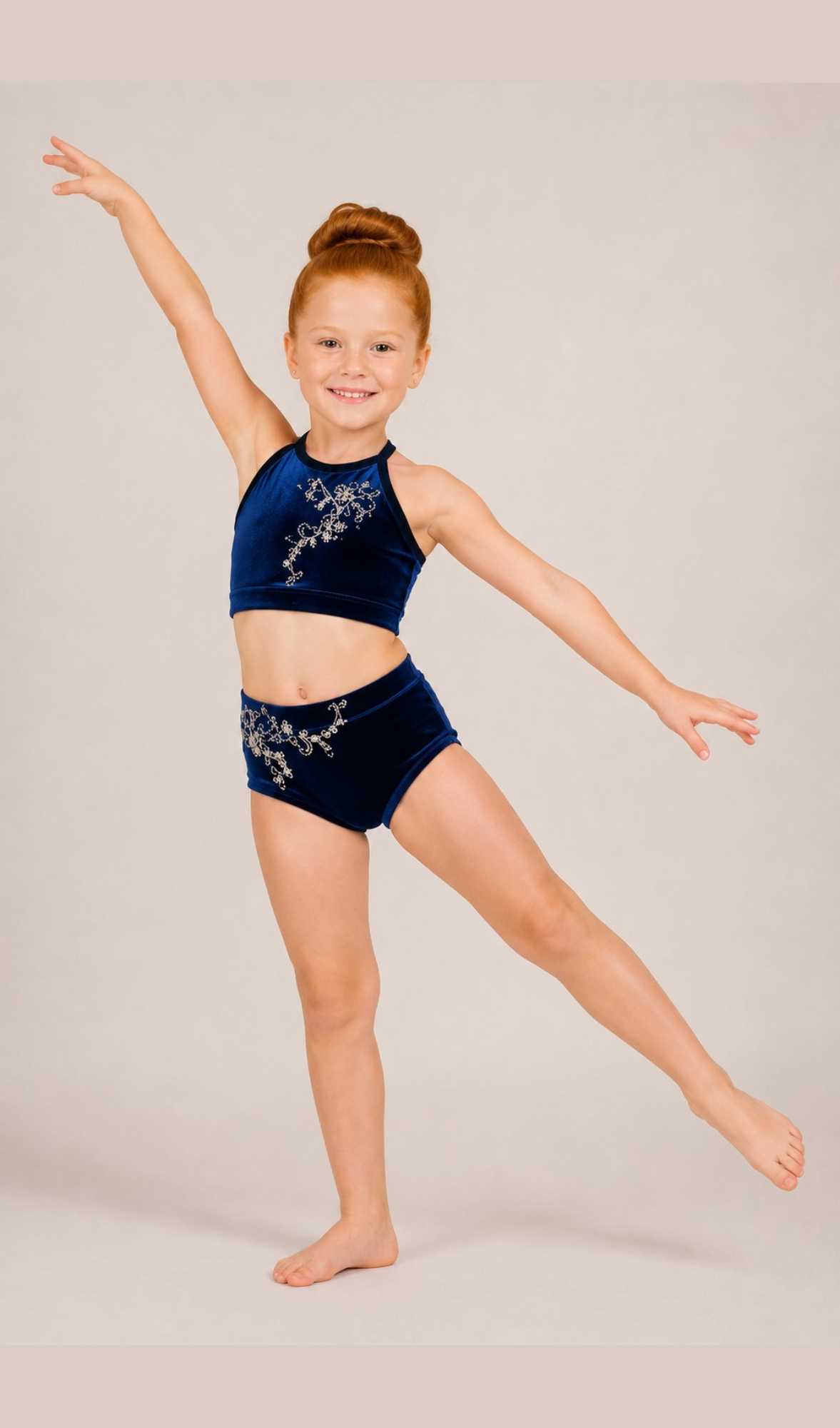 Victoria By Form - Velvet with Appliqué Edition - FormCG - Costume Gallery